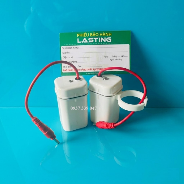Hộp đựng pin 6VDC - Sử dụng cho van tiểu nam và vòi cảm ứng của các hãng - LASTING